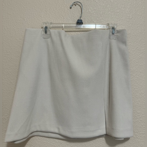 H&M Dresses & Skirts - Mini skirt